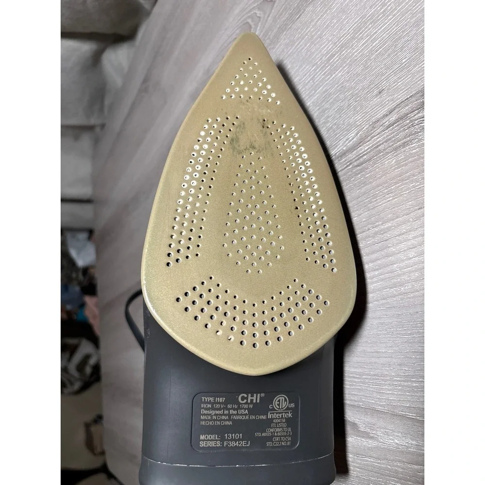 CHI Steam Iron Titanium Infused Ceramic Soleplate 1700 Watts 13101 Tested works